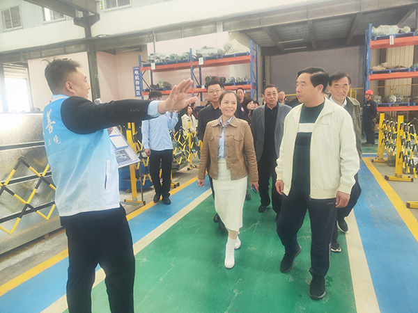 泰安市企業(yè)與企業(yè)家聯(lián)合會(huì)、泰安市工業(yè)經(jīng)濟(jì)聯(lián)合會(huì)組織開(kāi)展企業(yè)參觀(guān)交流活動(dòng)